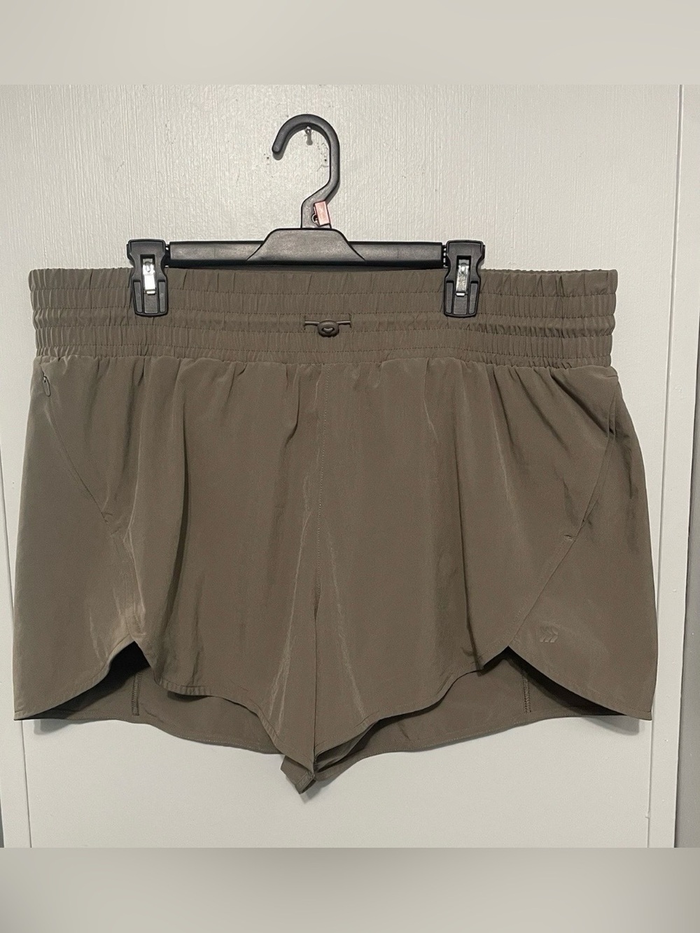 NWOT Womens All In Motion Size XXL Brown Athletic Shorts with Elastic Waist